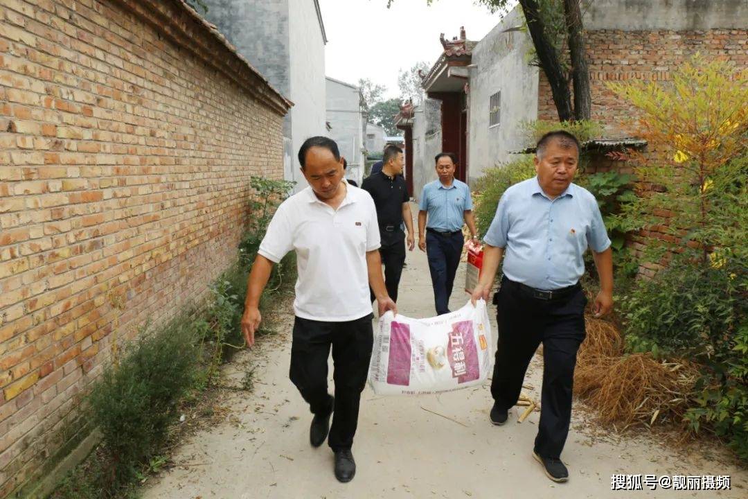 河南省一顺药业走访慰问梁园区王楼乡困难群众_韩世洪_双印_先锋岗