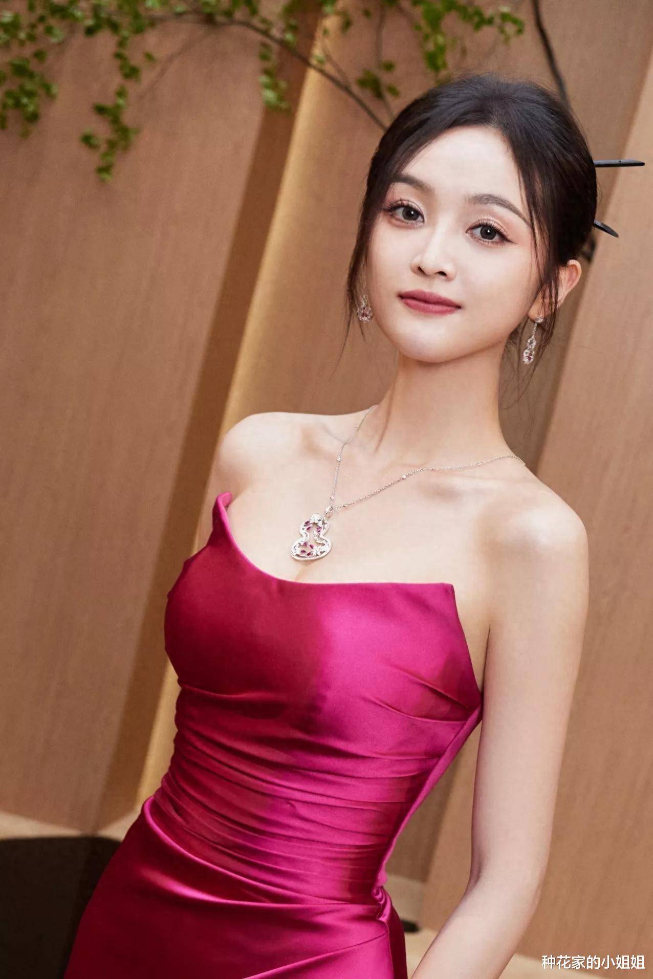 吴宣仪:有点可爱,有点好看!吴宣仪:有点可爱,有点好看!