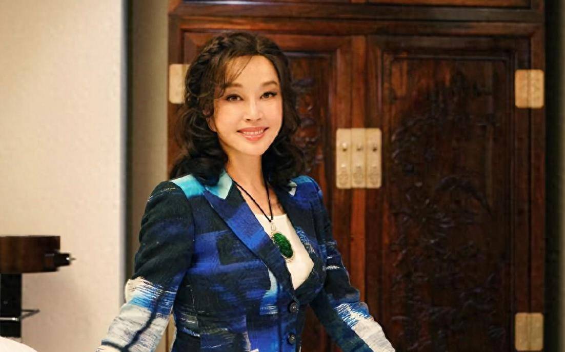 "风流妖精"刘晓庆的浪荡情史_电影界_梦想_王建国