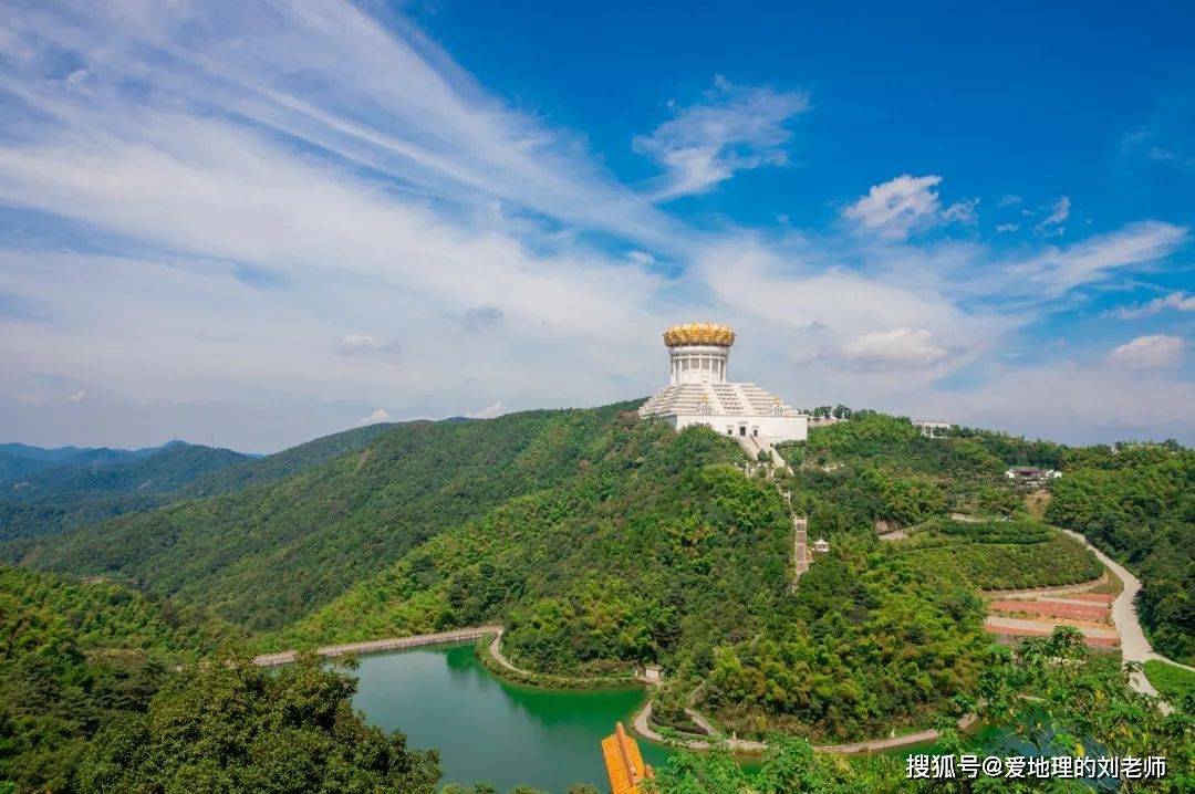 深藏宝林山的古刹群落,晨钟暮鼓,梵音缭绕,在佛教界闻名遐迩.