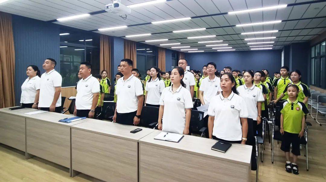 书香浸润心灵,阅读伴我成长——荥阳陈中实验学校读书活动启动仪式