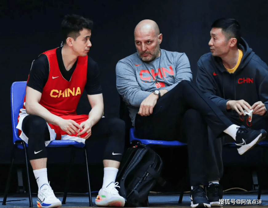 周琦迎2喜讯,睢冉要赚广东一笔,赵继伟成男篮队长,徐杰将入围_比赛_1