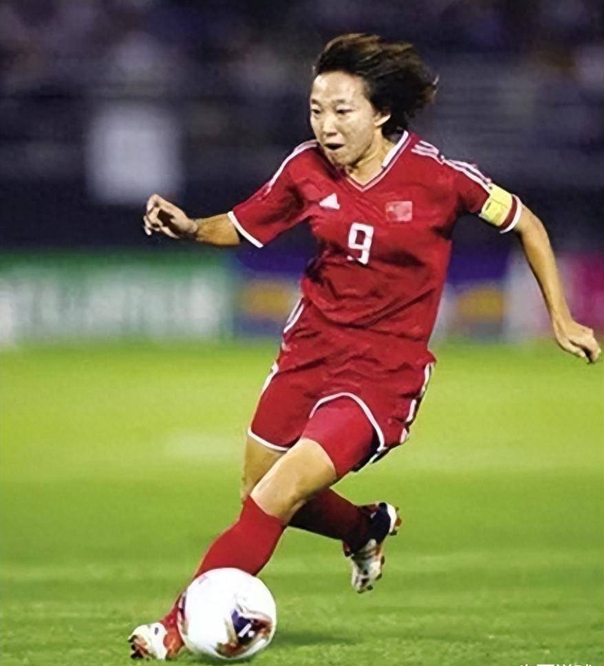 杨毅:我们女足史上,个人技术能达到天花板级只有2人,孙雯不行_刘爱玲