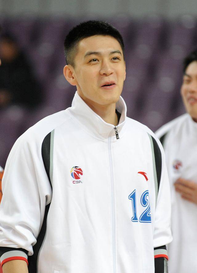 作为带领辽宁队夺得多个cba冠军的教练,杨明无疑取得了突出的成绩,给