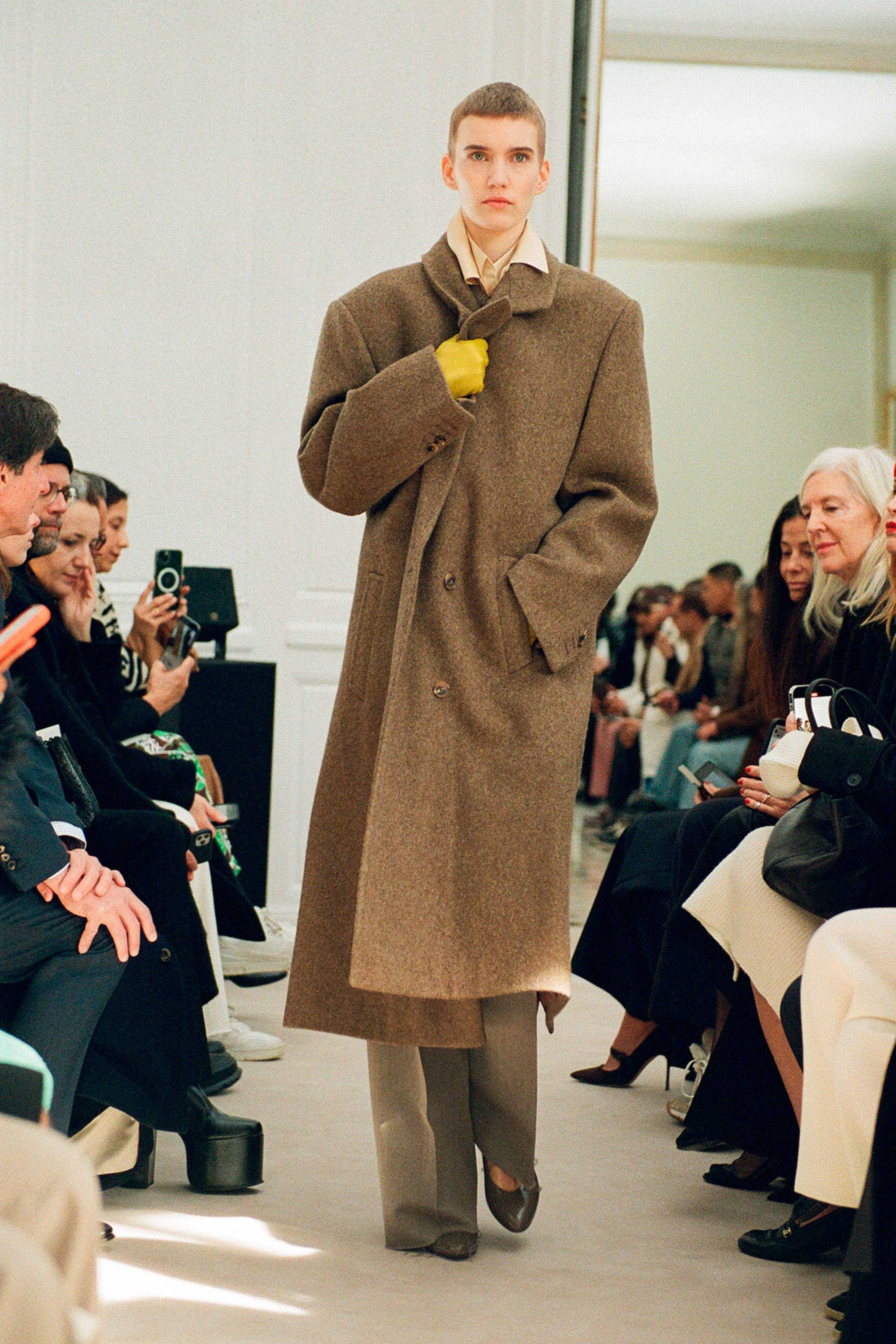 the row 2024 早春度假系列_黑色_经典_结构