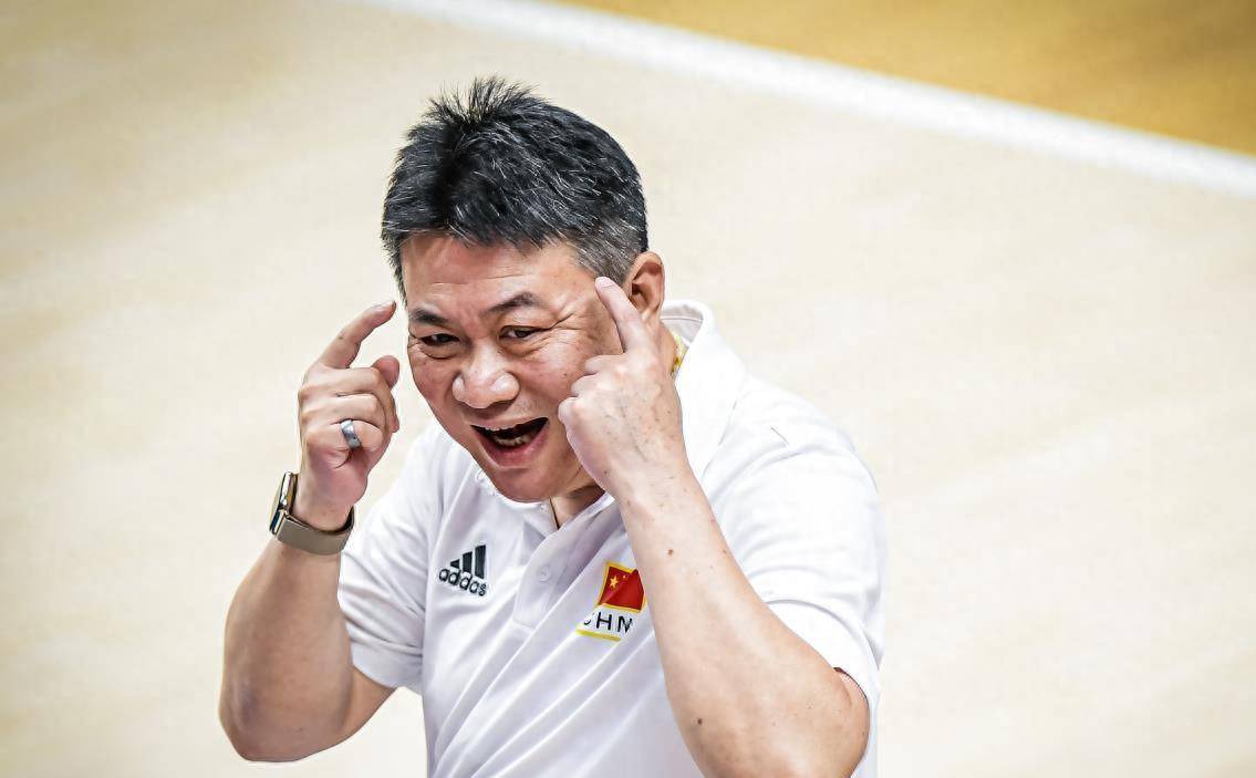 蔡斌下课!中国女排耻辱一败,带队再刷历史,请求郎平回归!