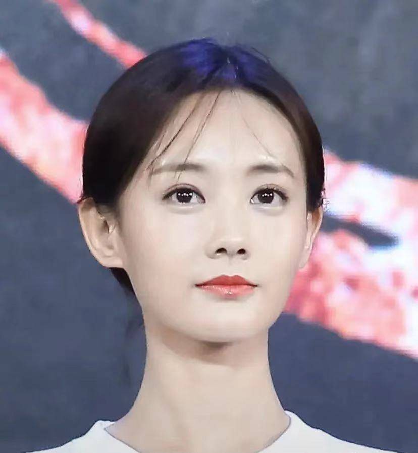 原是赵丽颖的小替身,如今逆袭成为当红小花,ip大作接到手软_李一桐