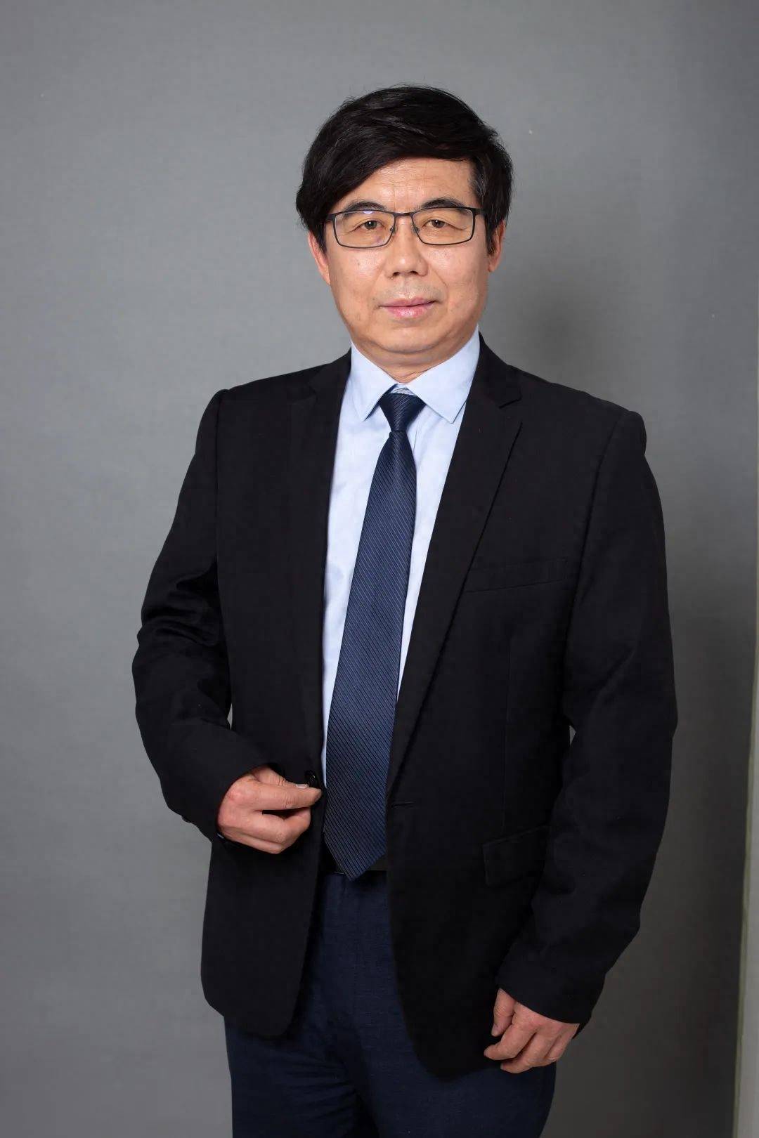 当代诗词选评|李晓刚评《小楼听雨》七绝选辑_自然_比喻_结尾