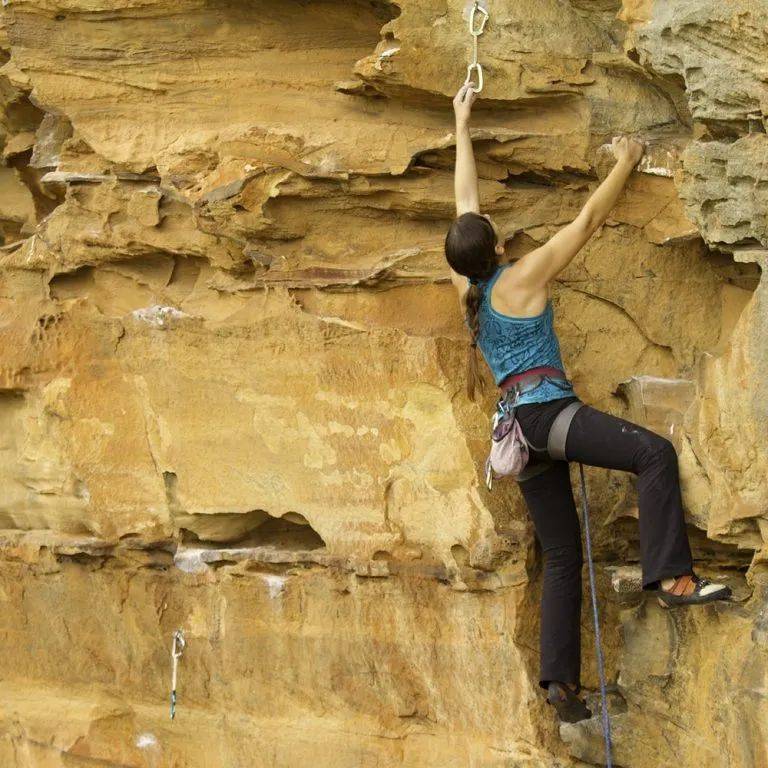 博恩斯运动康复:肱骨内上髁炎,高尔夫球肘肌腱损伤的原因,症状和康复