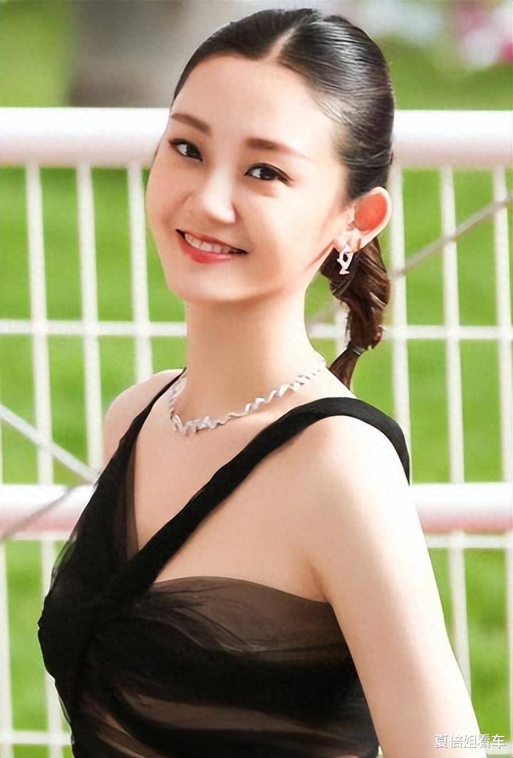 苗苗"扮猪吃老虎",三胎足印曝光,郑恺无奈豪宅拥挤不堪_妻子_孩子