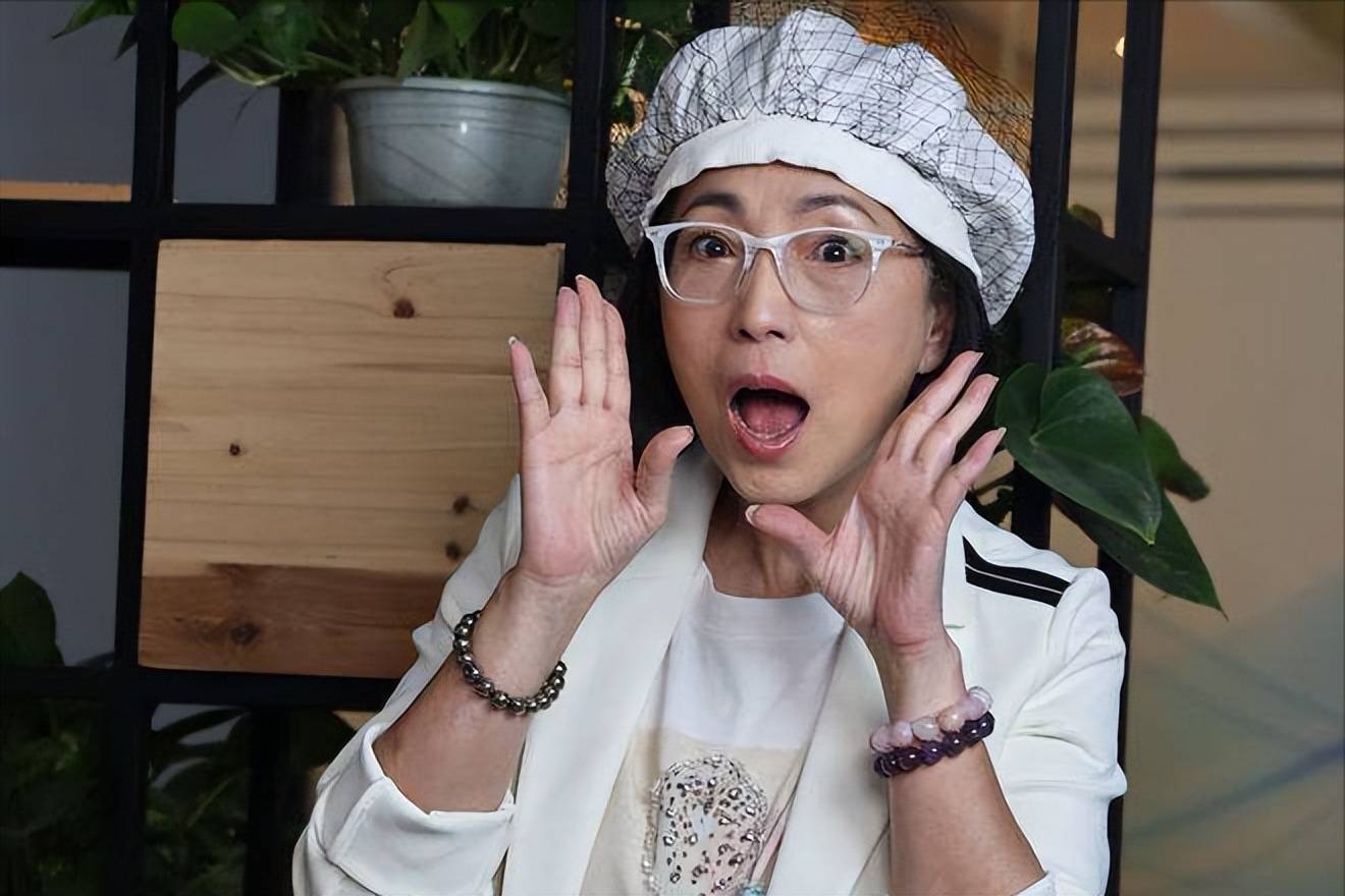 59岁,没为豪门老公黄乃扬添一儿半女的宛琼丹,哪儿来的自信?