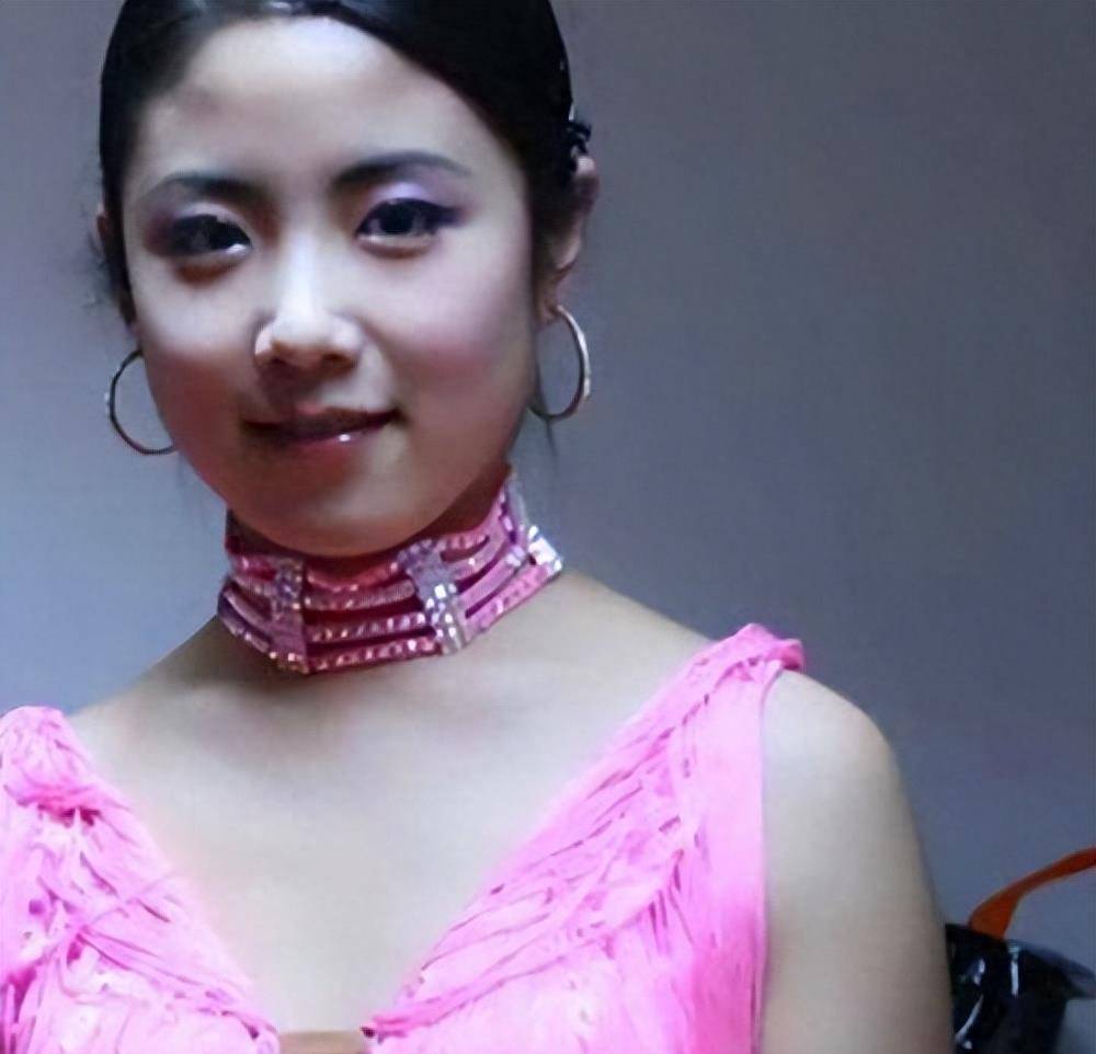 她因太漂亮被赵本山看中,却因"潜规则"被雪藏,如今36岁怎样了_曹佳睿