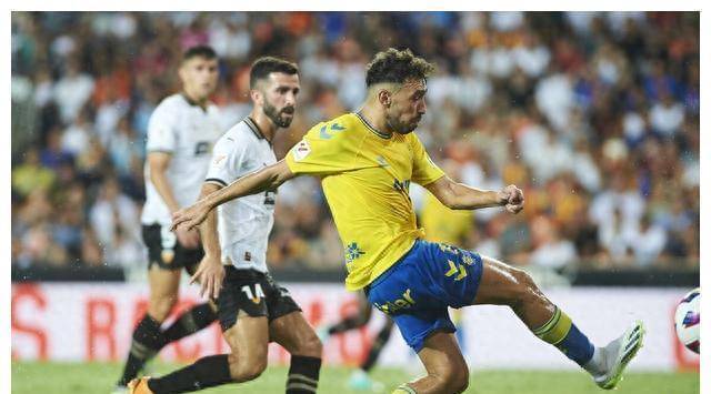 刺激,点球制胜,西甲6冠王崛起,2连胜升至第一_瓦伦西亚队_拉斯帕尔马