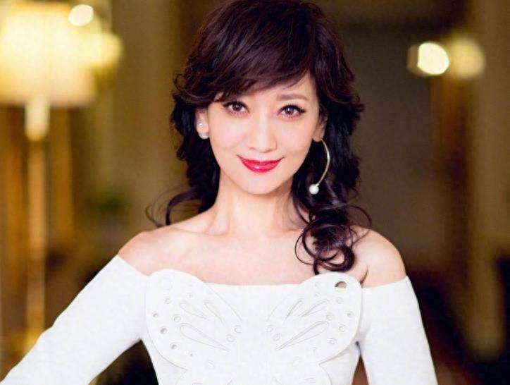 一张怀孕报告,彻底将赵雅芝钉在耻辱柱,难怪周润发一直避之不及