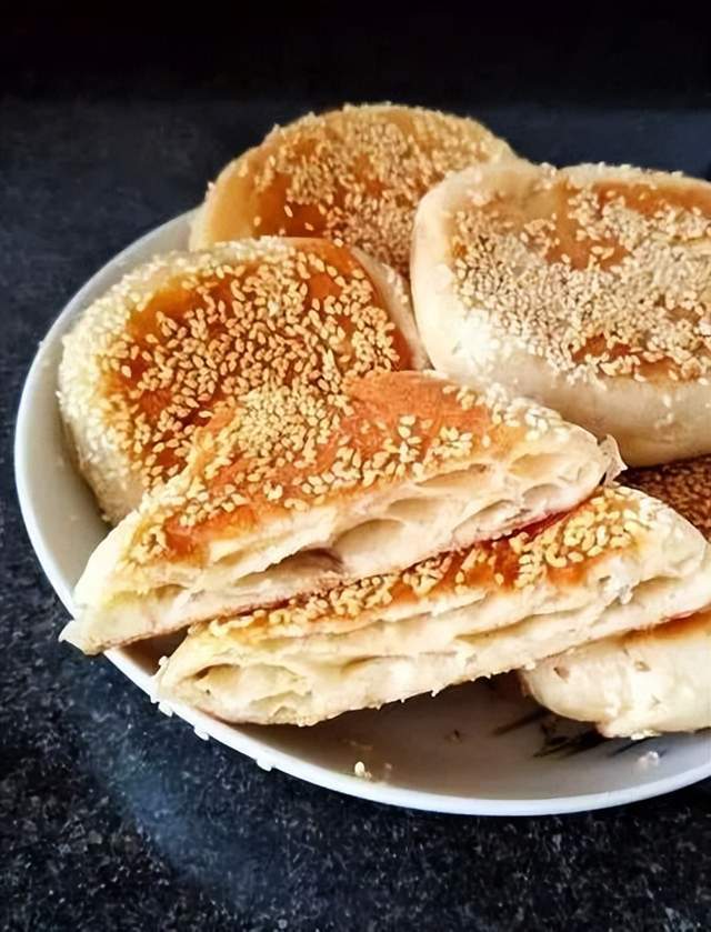 炒肉片,茄汁莲菜,翡翠板栗包晚餐香蕉,哈密瓜餐点时蔬鸡丝面,烤香肠