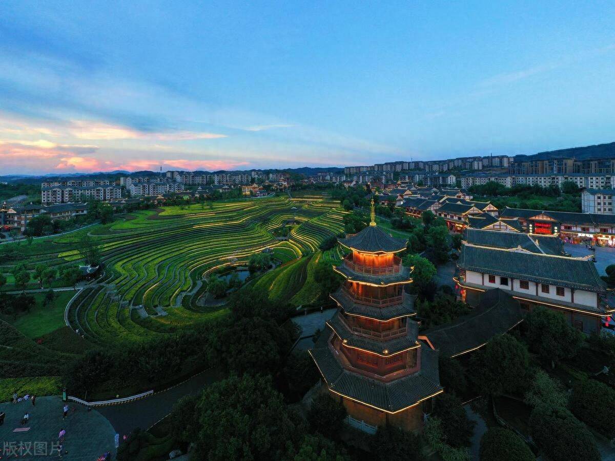 古镇回眸 | 奢香古镇·震撼!全国唯一城中梯田竟在这儿!