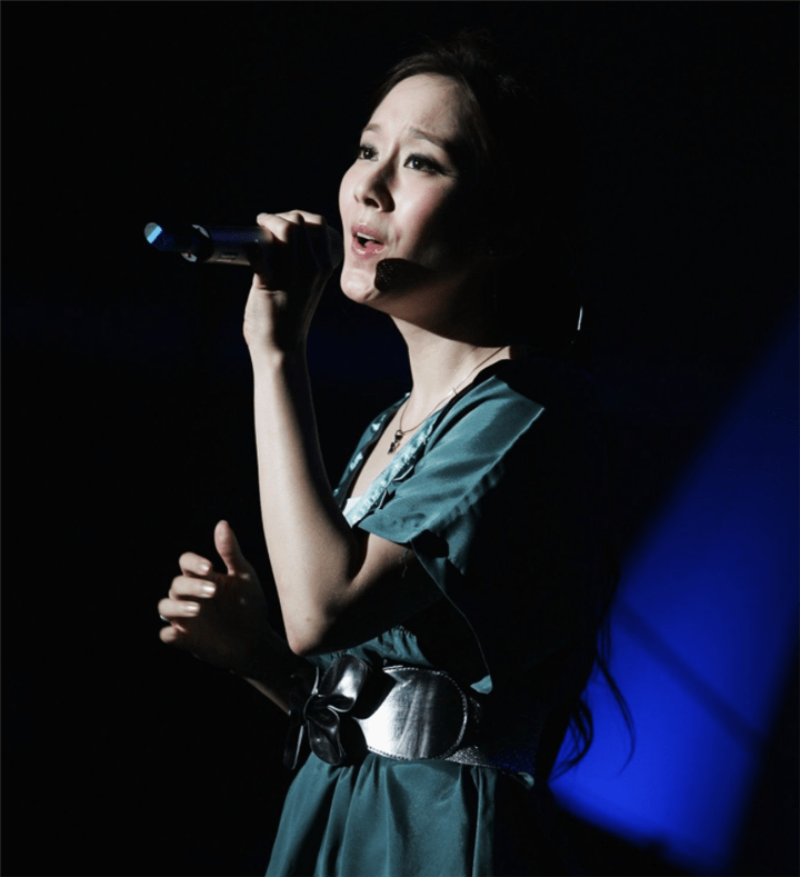 许慧欣身形圆润疑怀2胎,嫁上亿老公养娃当富太,却为前任复出!