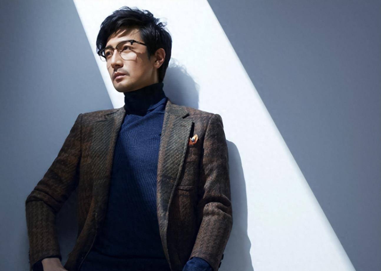 演员张鲁一被曝失联半个月,老婆和剧组均联系不上,网友猜测纷纷_妻子