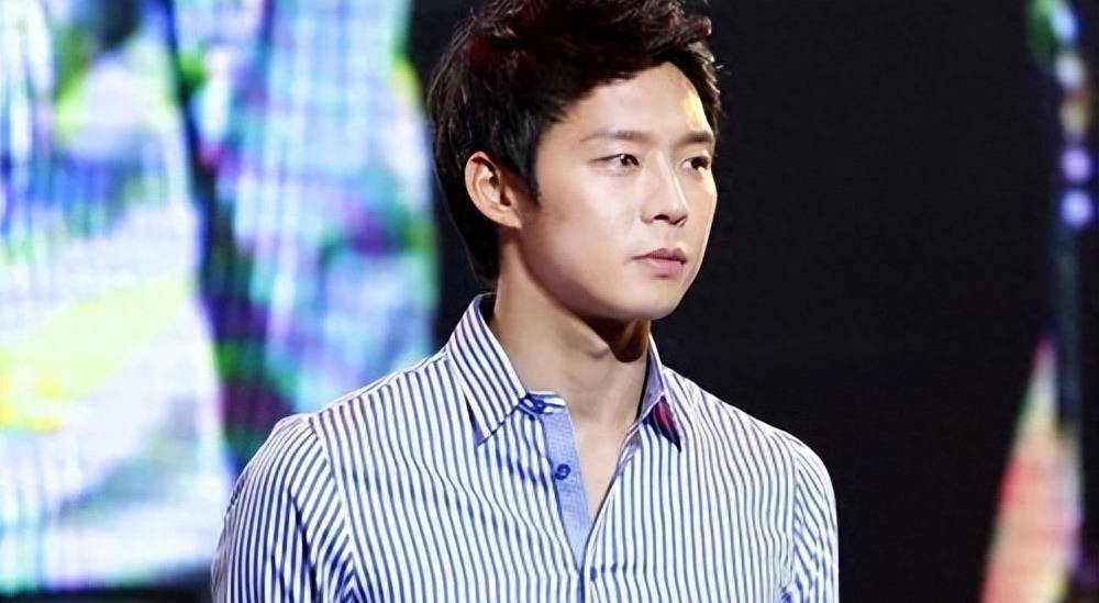 钟爱厕所办事,交往50名女友,朴有天被捕时肛毛检测阳性!