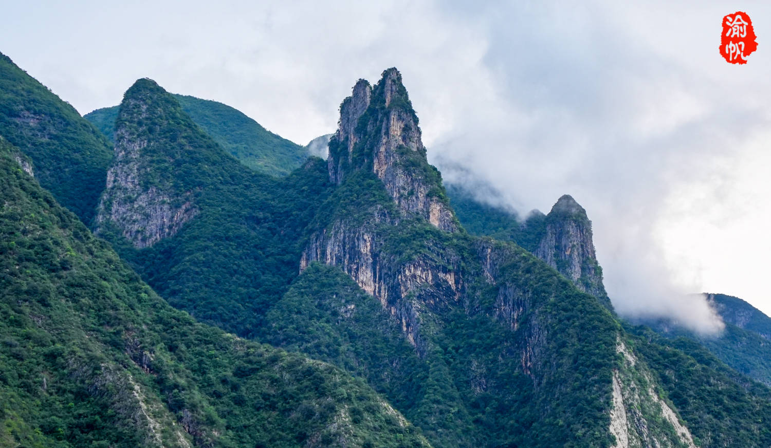 十二峰旅游风景区介绍图片