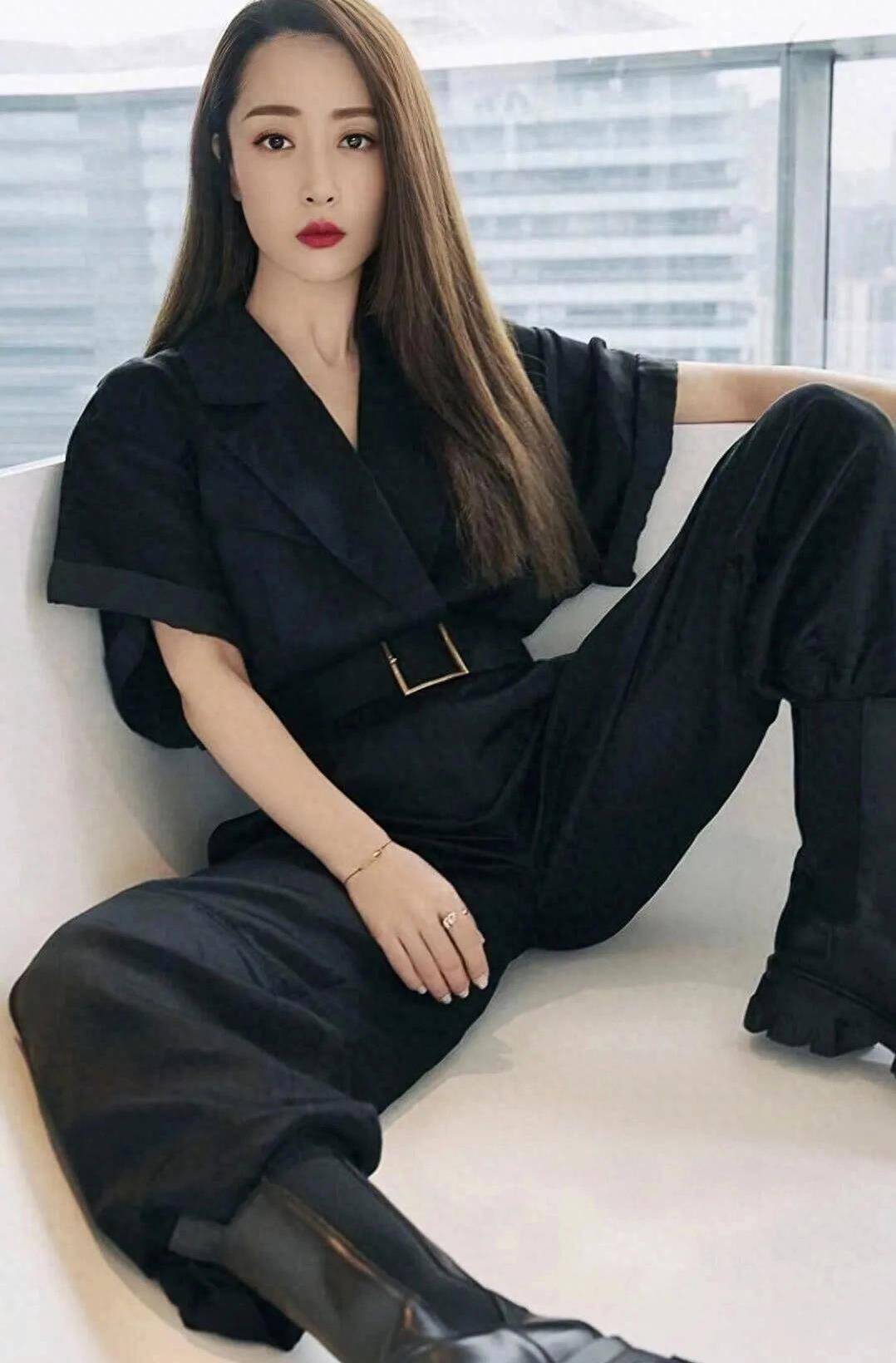 女星白冰时尚写真曝光,气质出众惹人注目_演技_观众_角色