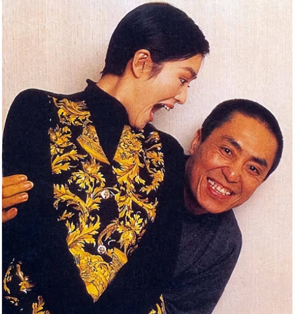 张艺谋得知孩子已考上大学,难怪她会嫁给老外_刘德华_肖华_影片