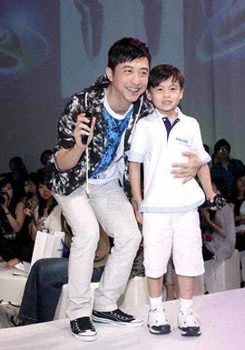 庾澄庆儿子出柜并官宣:"我是同性恋,我为自己感到骄傲!