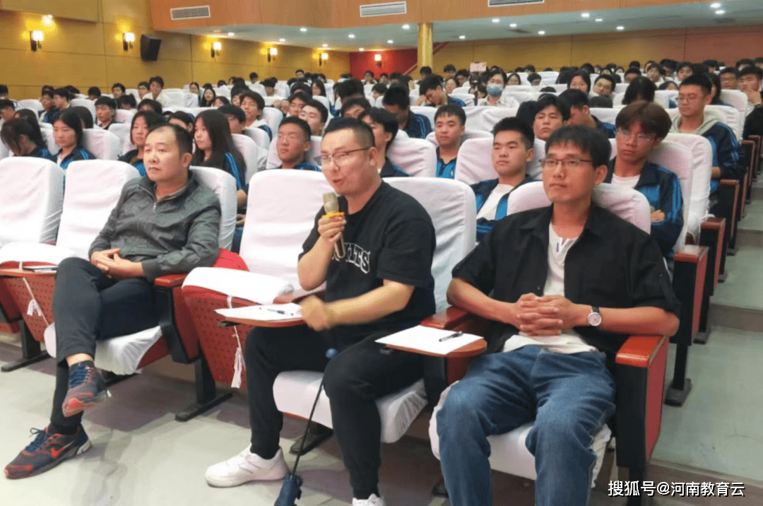 上蔡二高举行迎国庆红色经典演讲比赛_活动_评分_生活