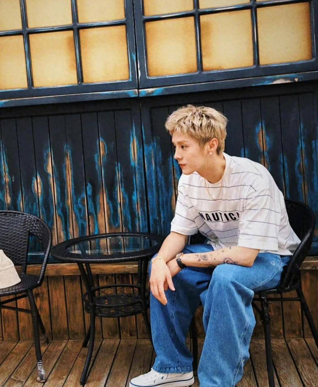 郭敬明弯男实锤?陈牧驰女友曝光?金莎男友?向佐郭美女?鹿晗?_网友