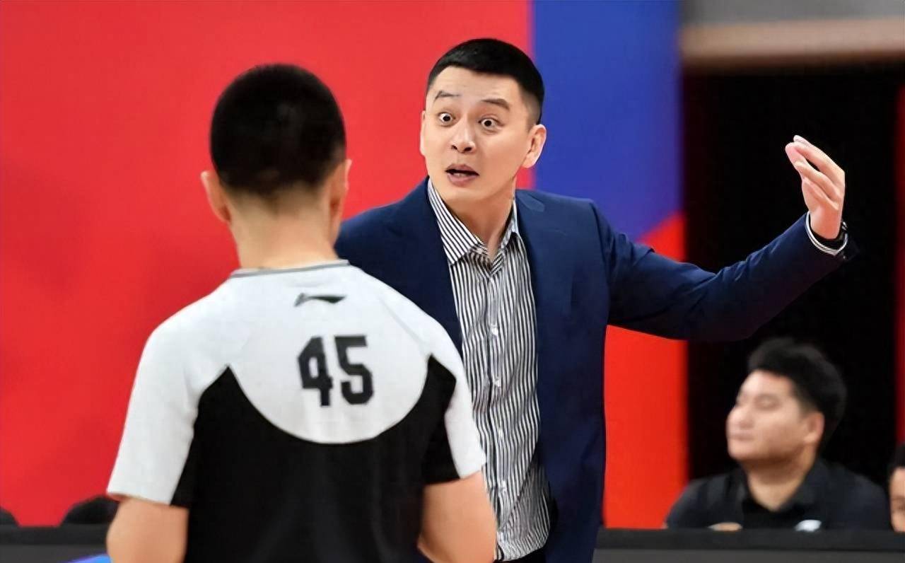 闹大了,辽篮官微遭自家球迷网暴,放走杨鸣犯众怒!