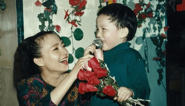 "小品女王"宋丹丹背景这么强大,为什么爱情会那么坎坷?