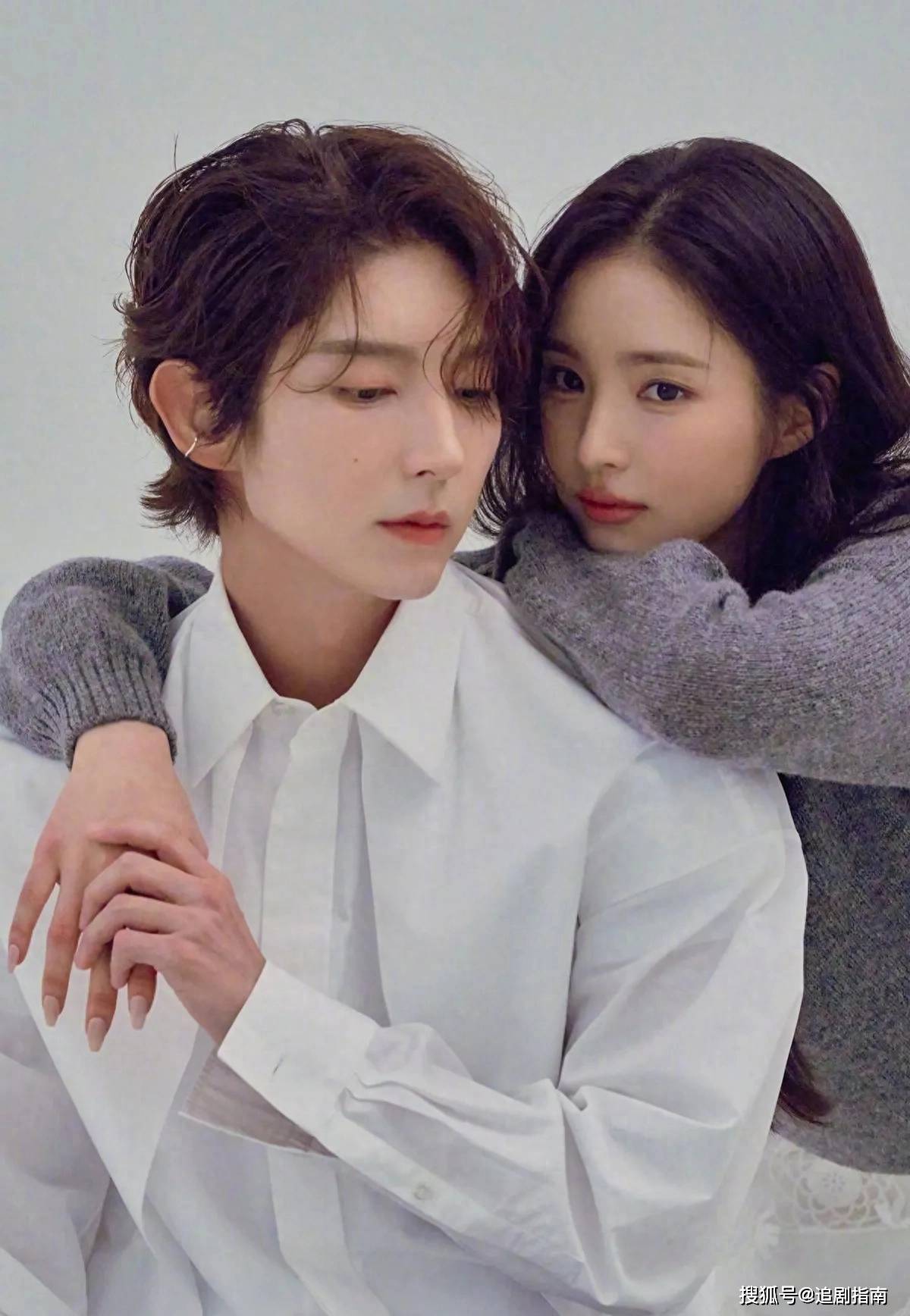 然后第二季就换主演了,男女主都换了,由李准基和申世景出演,男二