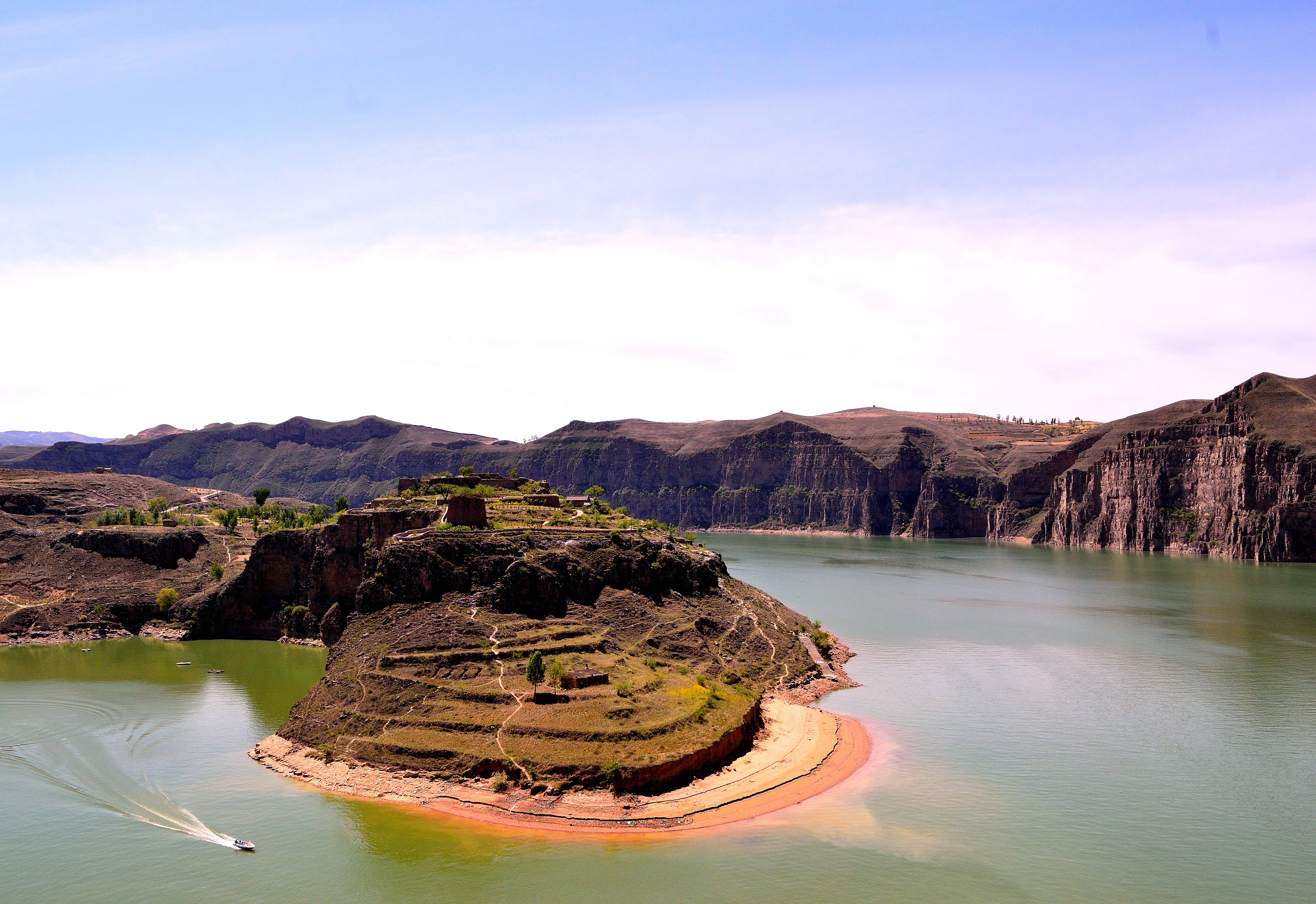 老牛湾碛口,黄河画廊,大禹渡,风陵渡,娘娘滩和乾坤湾,黄河美景让人