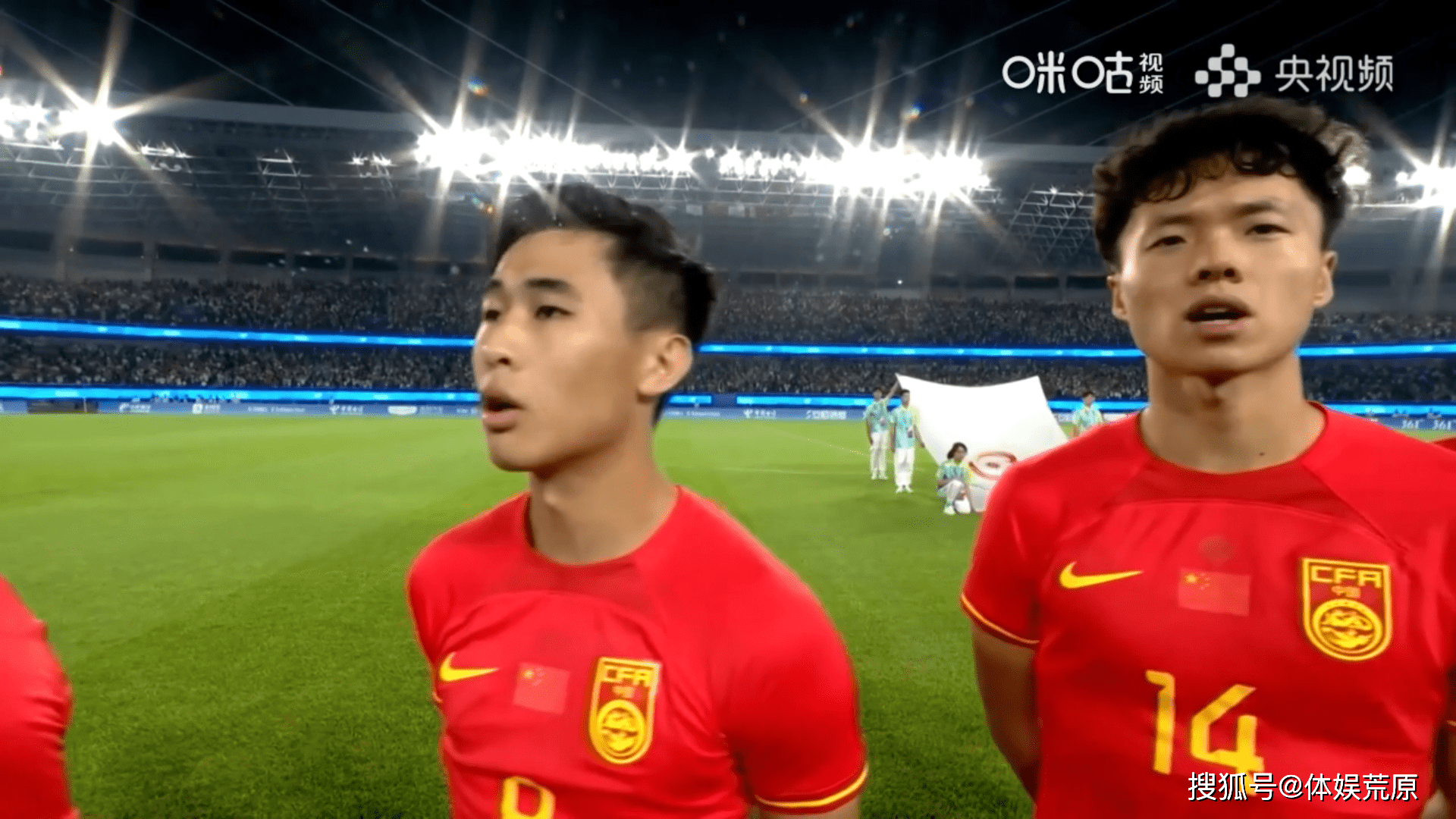 中国男足晋级战韩国，2分钟破门，张威单刀中柱，蒋圣龙红牌罚下_搜狐网