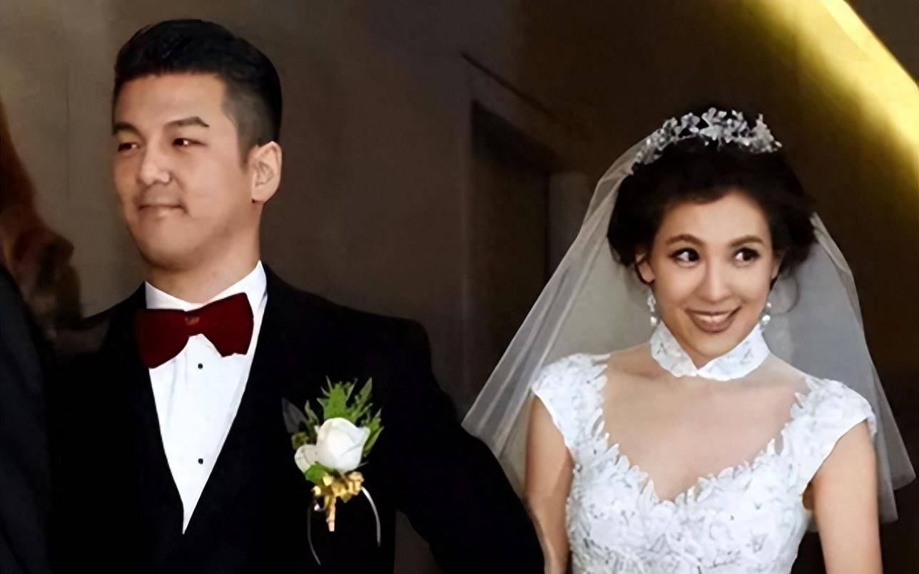 比林若亚漂亮很多,但这样一个长相普通的女孩怎么可能征服孙志浩呢?