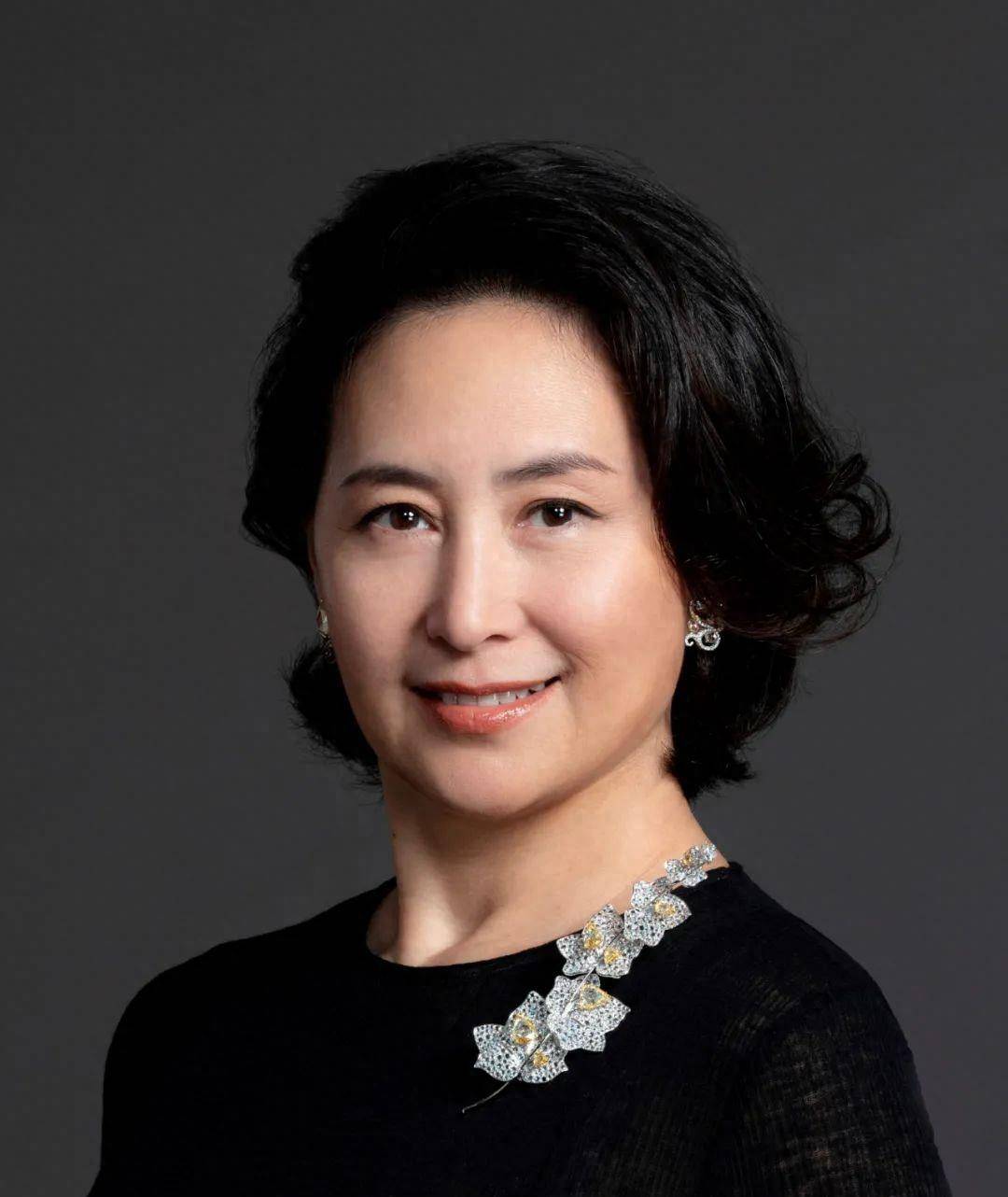 61岁何超琼现身贵州大山!