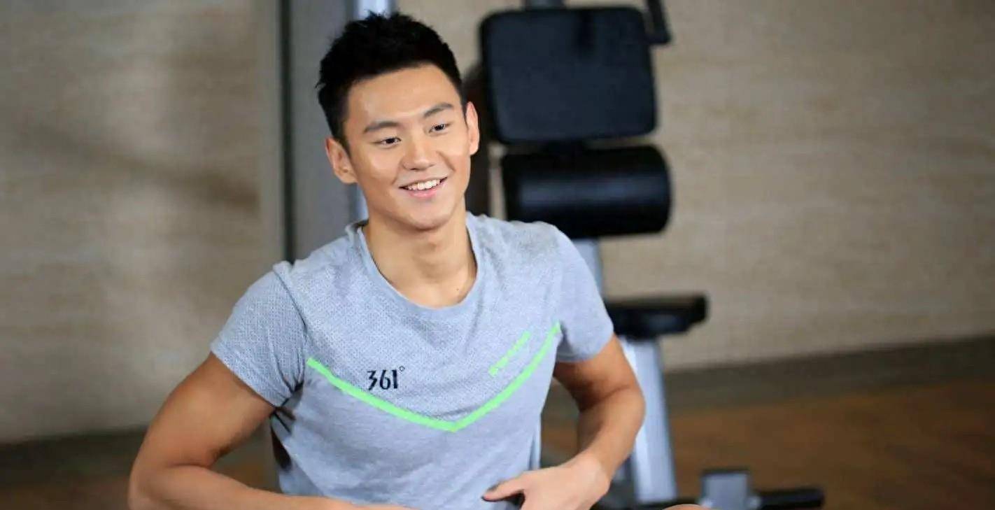 汪顺凭借双开门身材,爆火风靡韩网,宁泽涛却成无数国人意难平!