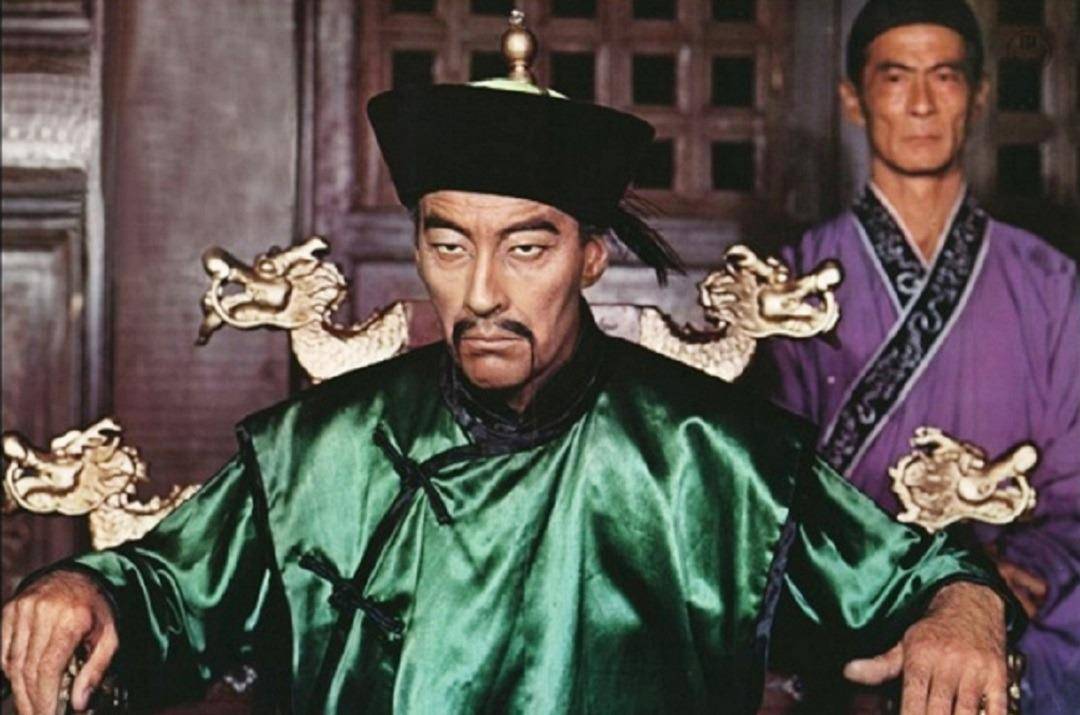 一个虚构的中国人形象,如今还有人相信_傅满洲_威胁论_鸦片