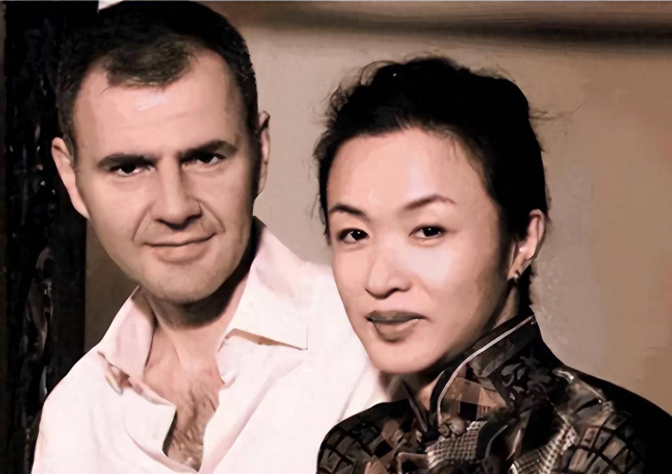 55岁金星:做女人"后遗症"日渐严重,令丈夫汉斯有苦说不出_维纳斯_爱情