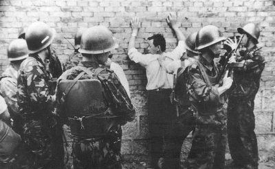 持枪与武警激战81天,美国以为要打仗_中国_毒品_什么