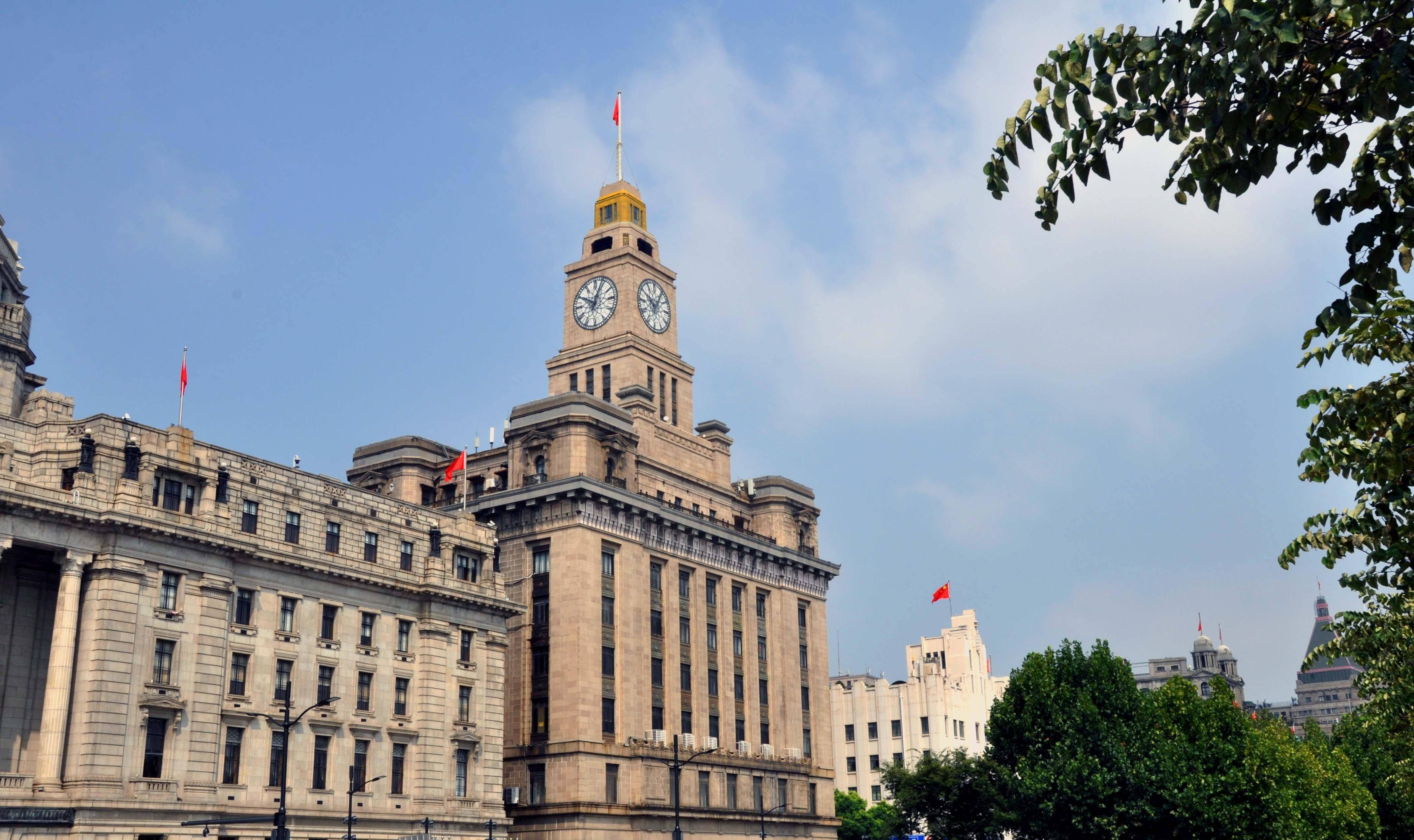 外滩海关大楼高大雄伟的钟楼,优美动听的钟声,隐含着感人的事_上海