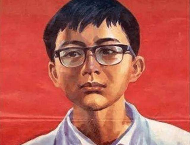 救火牺牲的英雄少年赖宁,为何从教科书删除,照片也从学校摘下?
