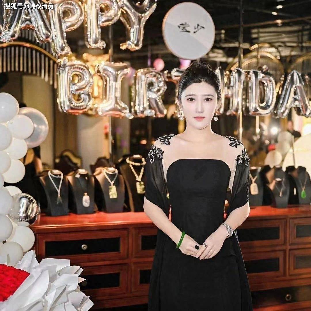 中国珠宝界的一姐张莹莹受胡润百富榜邀请,进行了一次精彩的采访_商业