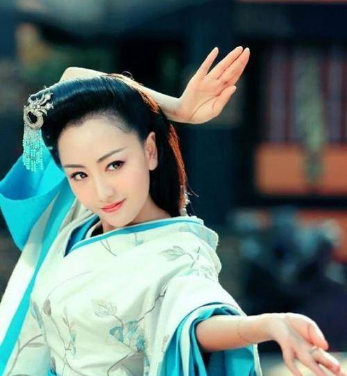 她曾被上戏破格录取,却自己拍成"烂片女王",出道17年都不火_杨蓉_角色