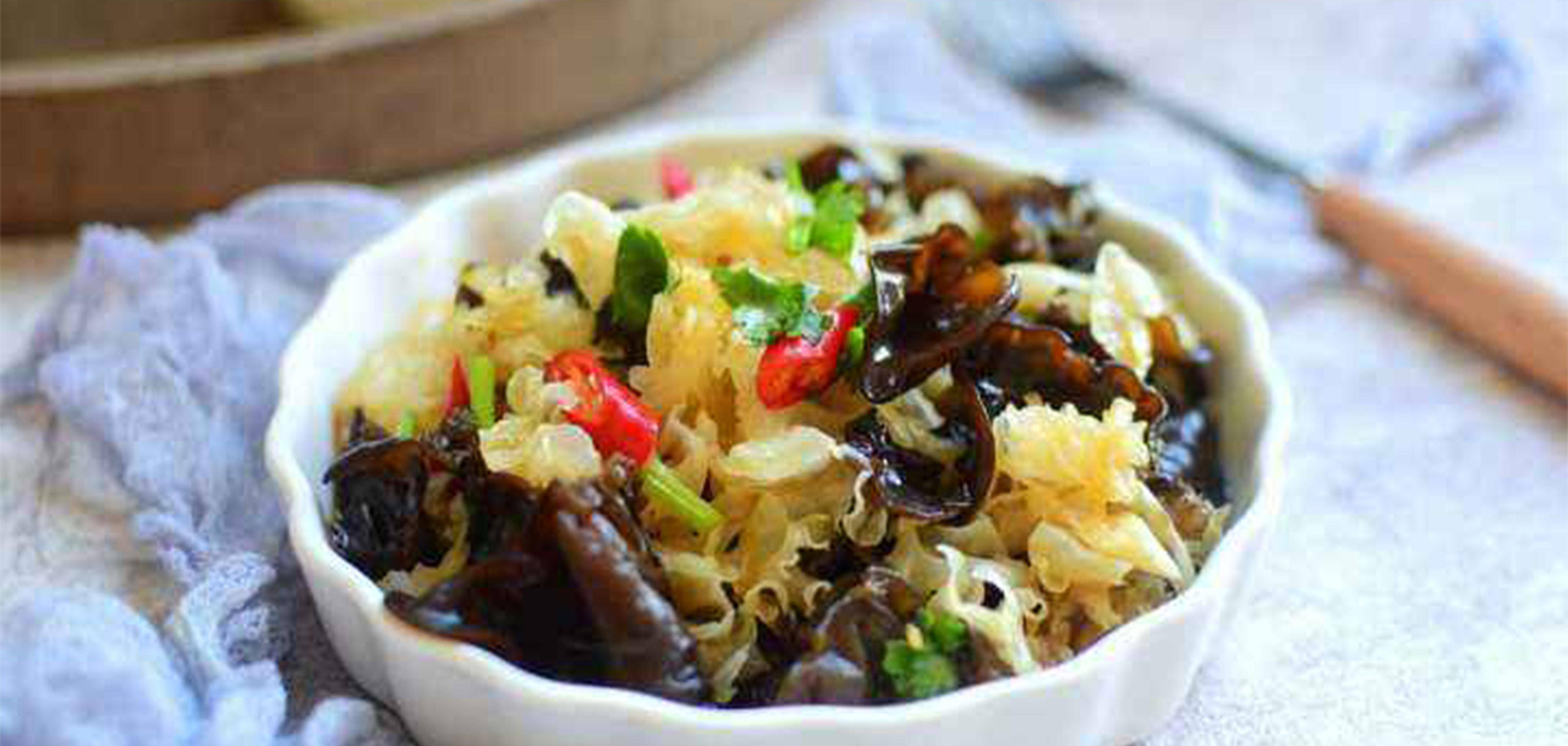 私房菜:酸辣拌干豆腐黄瓜,蒜蓉拌苋菜,凉拌双耳