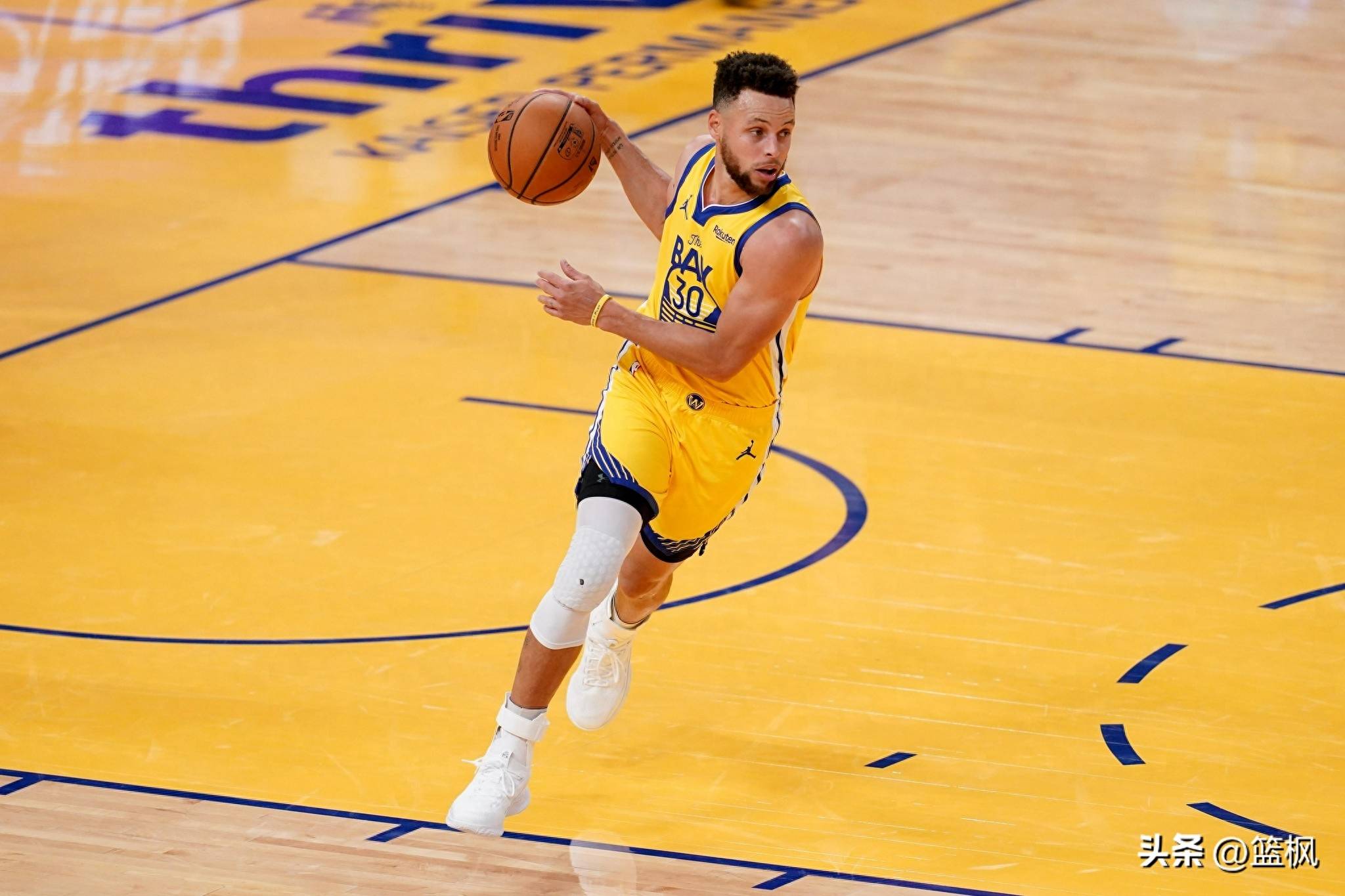 保罗终于体会到水花兄弟的快乐,球迷:预定助攻王_勇士队_库里_湖人队