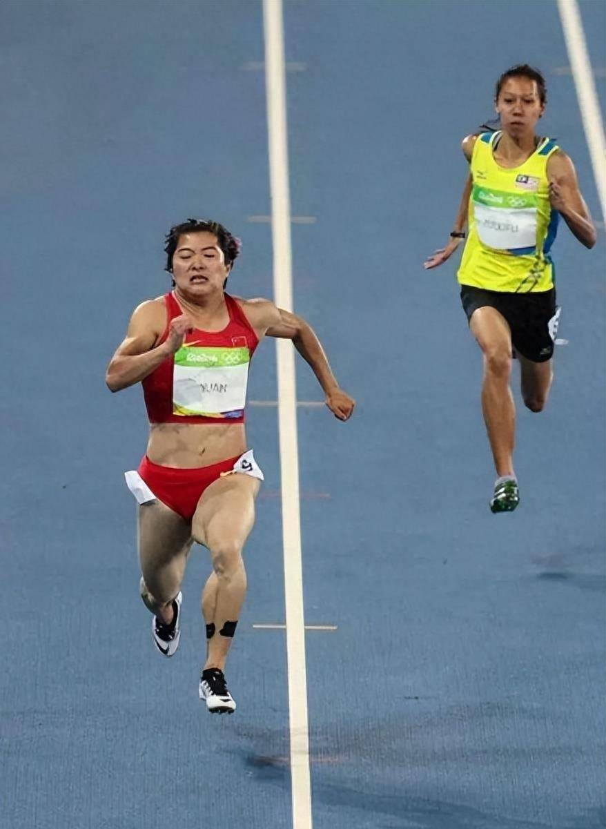 袁琪琪虽然是田径队的短跑运动员,但她的体格和特点让很多人想象她在