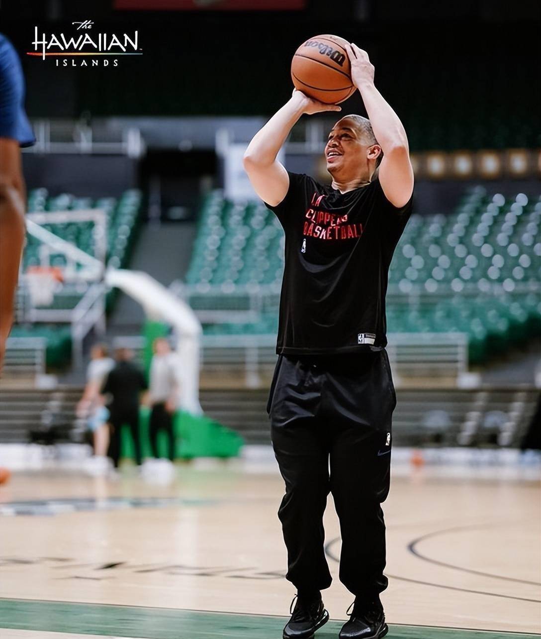 快船休息一天打高尔夫:卡椒搞笑互相调侃_伦纳德_训练_乔治