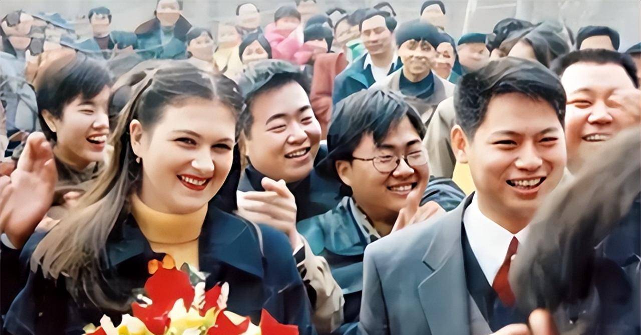 乌克兰媳妇娜佳:生下3个混血后丈夫离世,如今长子次子考上大学_赵鹏