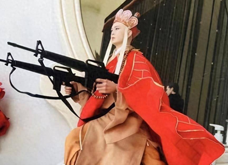 演员休息时都在干嘛?唐僧这些我忍住了,杨紫这张我可以笑一整天